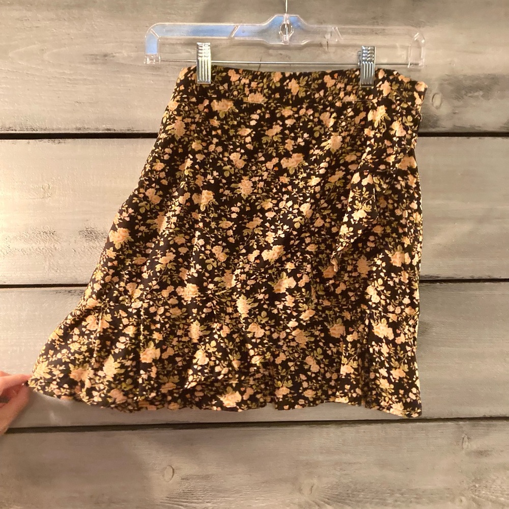 Juniors size large floral elastic midi skirt